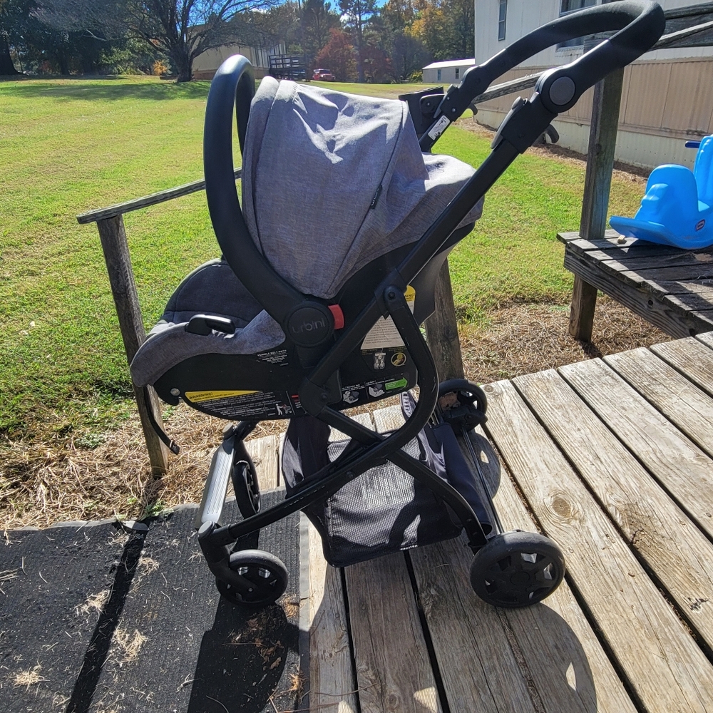 Urbini travel system